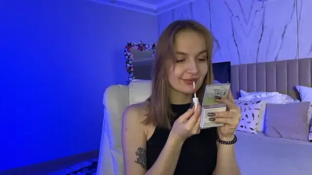 _Vikky_Moon_ — slap my sexy ass