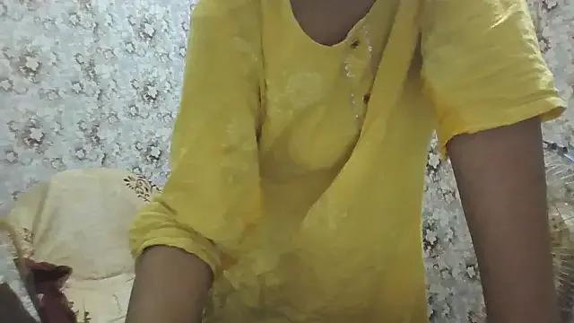 aarjulove on StripChat 