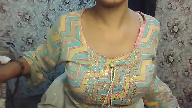 aarjulove on StripChat 