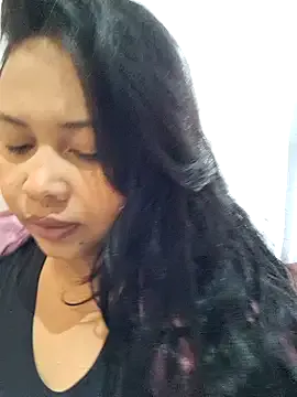 Alessandraa- on StripChat