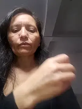 Alexamontiel_ — Slow body tease, eyes on you 