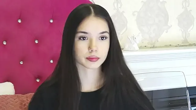 AlexisDevine on StripChat