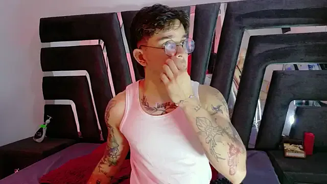 AliceandMax on StripChat