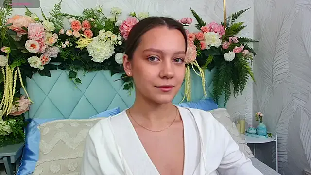 AliceBrayan — topless photo