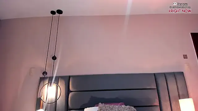AlissaNix — I open my pussy close to the cam