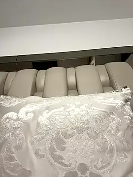 ALISSON_FOXXX1 on StripChat