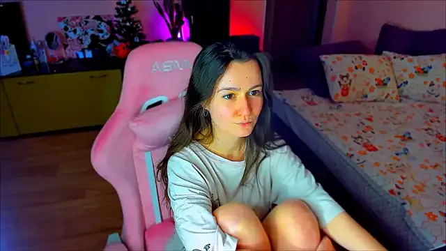 ameli_moon — I lick my lips sexually!