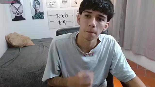 Sweet AmethystShadow17 wants you to fuck his body now AmethystShadow17 from StripChat