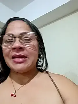Angie_milf50 — Meterle los dedos a mi vagina