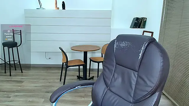 Apolotherock — muscle flex