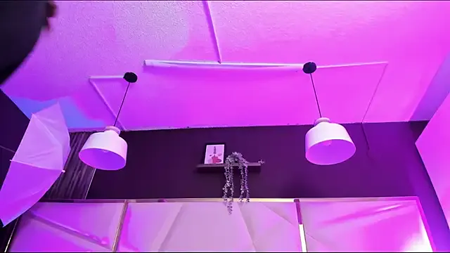 April_bowie — face sitting