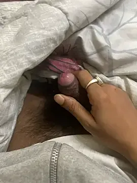 Arushridelong on StripChat
