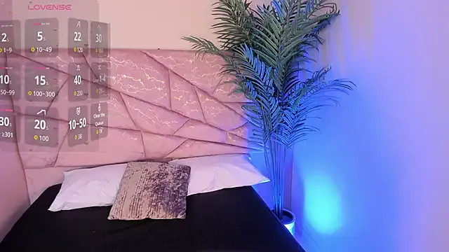 Atenea_Velle — I play between my thighs