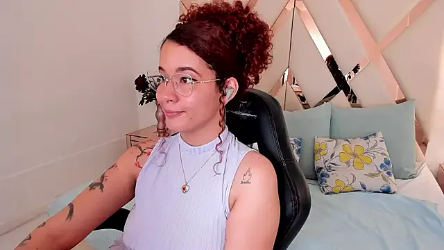 avrilwaynee — Get naked