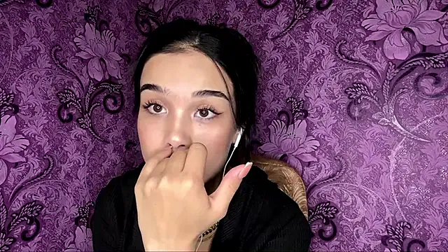 AylinBlush — Show Tongue