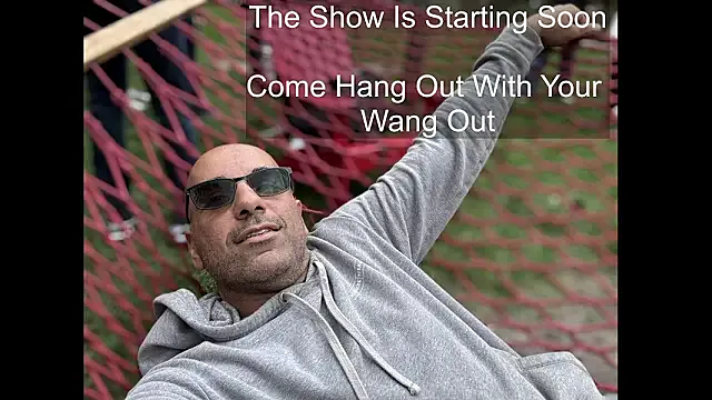 bear_russian_hunk — Get naked, put in ass toy