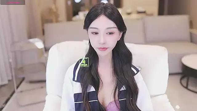 Bella-999 on StripChat 
