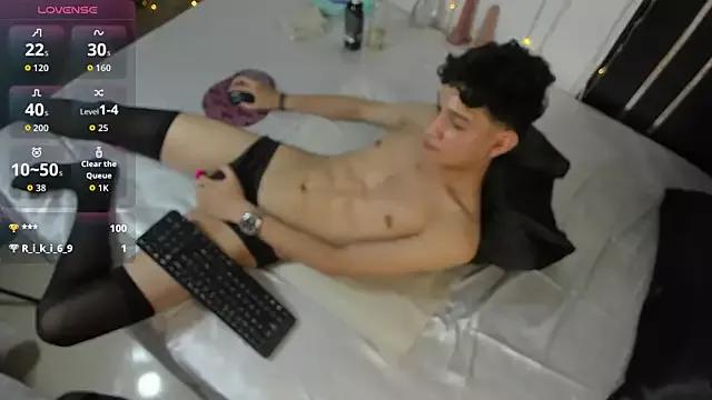 Discover 23 years old Benjamin_Buster from StripChat Benjamin_Buster from StripChat