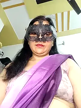 BhabhiPooja69 — Boobs oil