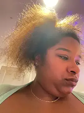 BigFineSelena — toes and titties + oil