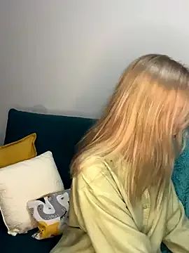 Bl1ssfulSof1 on StripChat