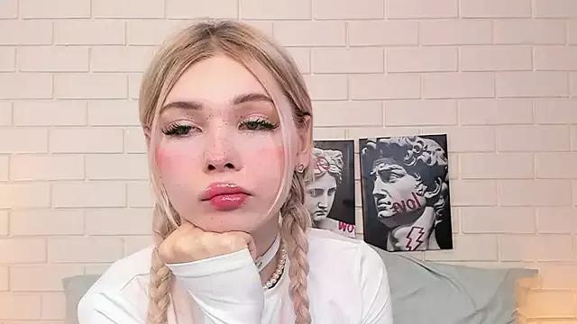 Checkout Blondy_Fina, zie wants to masturbate for you Blondy_Fina from StripChat