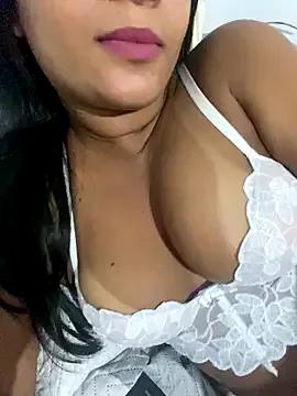 Brunamorenago from StripChat