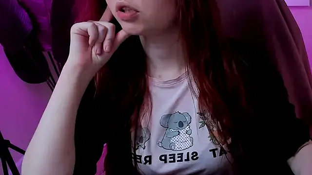 CarolGiggly — Shake tits and ass