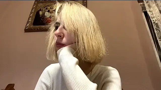 CharmingBlonde — eye contact