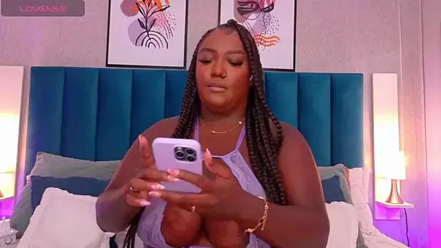 Freechat CheneellLorens on StripChat