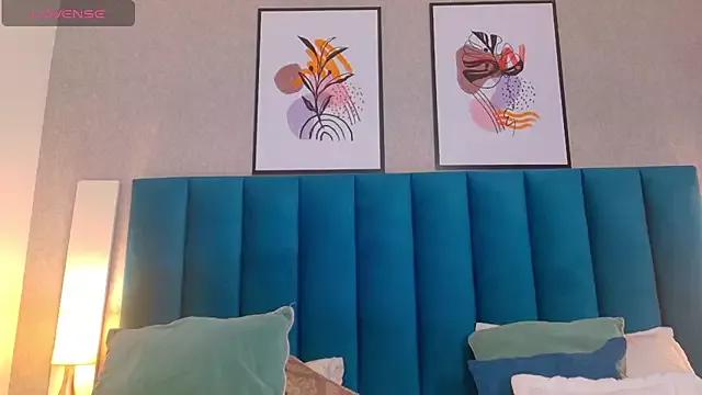 Freechat CheneellLorens on StripChat