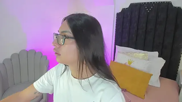 cherrylady_02 on StripChat