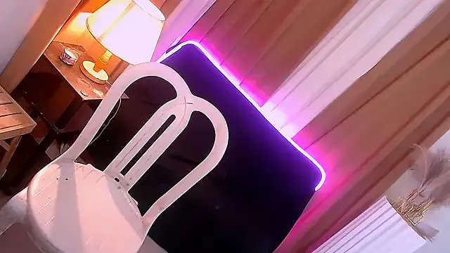 Chichiloeps on StripChat 