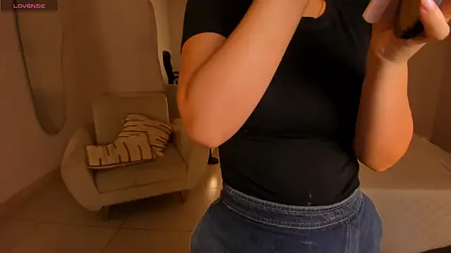 ChloePreston_ — make moan and wet