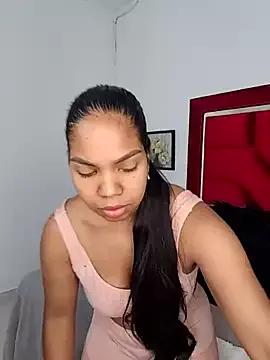 Freechat CloeeHills_ on StripChat