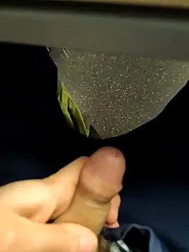 coppiapazza — Sborro sul muro