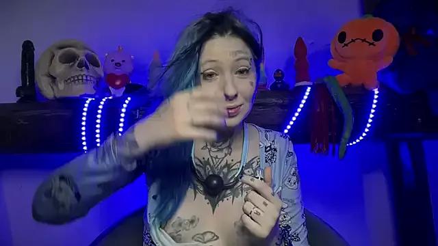 Freechat coyemoo on StripChat