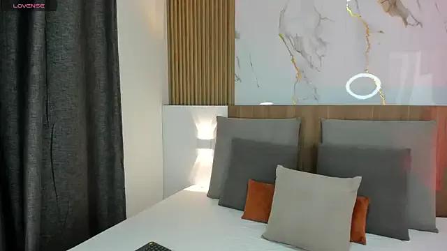 cristal_priincess from StripChat