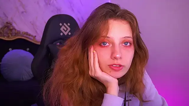 CuteeFoxy on StripChat