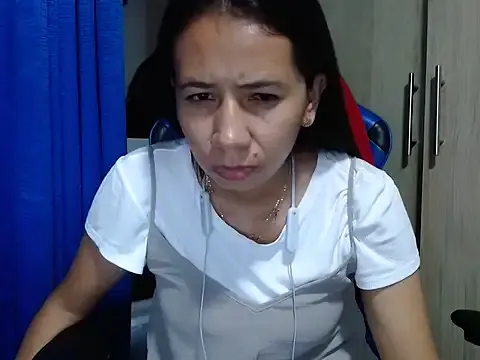 Danielagomez33 on StripChat