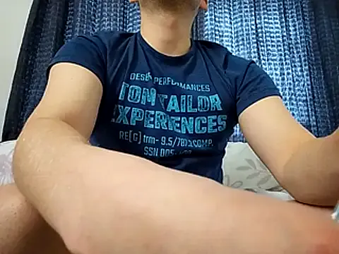 Dankender — T-Shirt ausziehen 