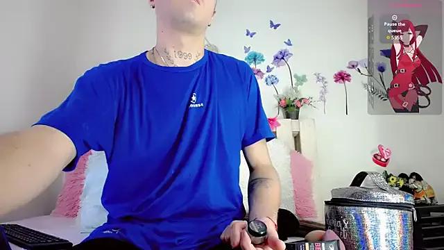 Dann22_- on StripChat 