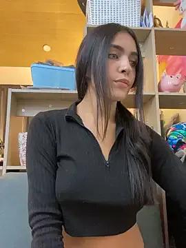 Sweet DaphneUwu wants you to fuck her body now DaphneUwu from StripChat