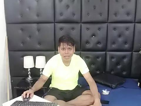 Join StripChat's DaveHottx DaveHottx from StripChat