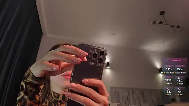 devaivy on StripChat