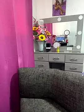 Dulcepasion26 on StripChat