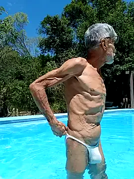 dutra498 — Ficar sem roupas.