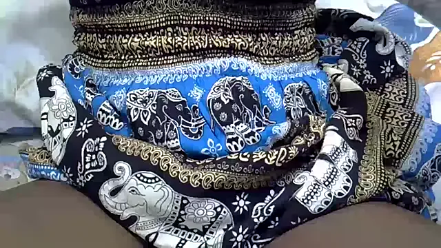 EbonyVallerin — clit rubbing