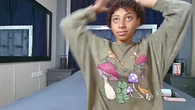 Effie_cooper on StripChat 
