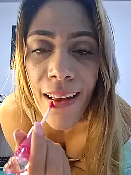 Elianasuarezz on StripChat